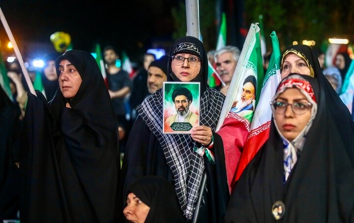 تصاویر/ تجمع حامیان وطن در میدان تجریش