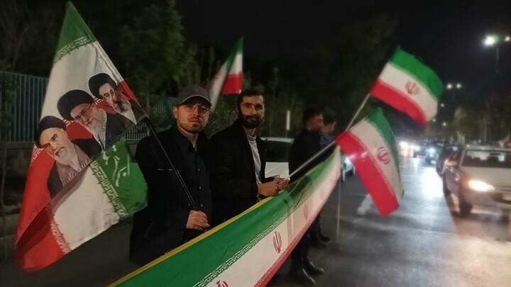تصاویر/ استمرار فعالیت موکب فرهنگی تبیینی و پذیرایی مدرسه علمیه ولیعصر(عج)تبریز