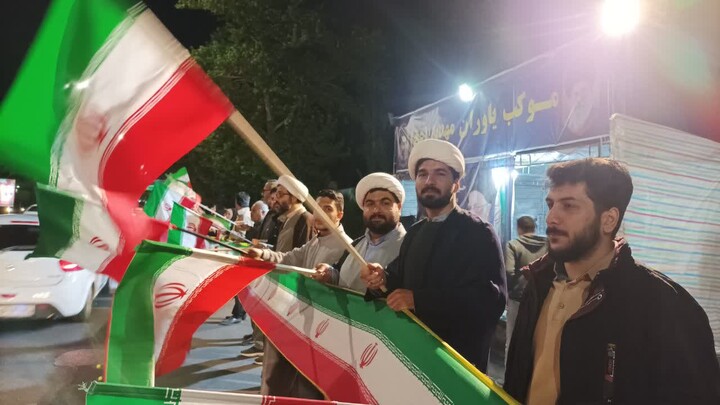 تصاویر/ استمرار فعالیت موکب فرهنگی تبیینی و پذیرایی مدرسه علمیه ولیعصر(عج)تبریز