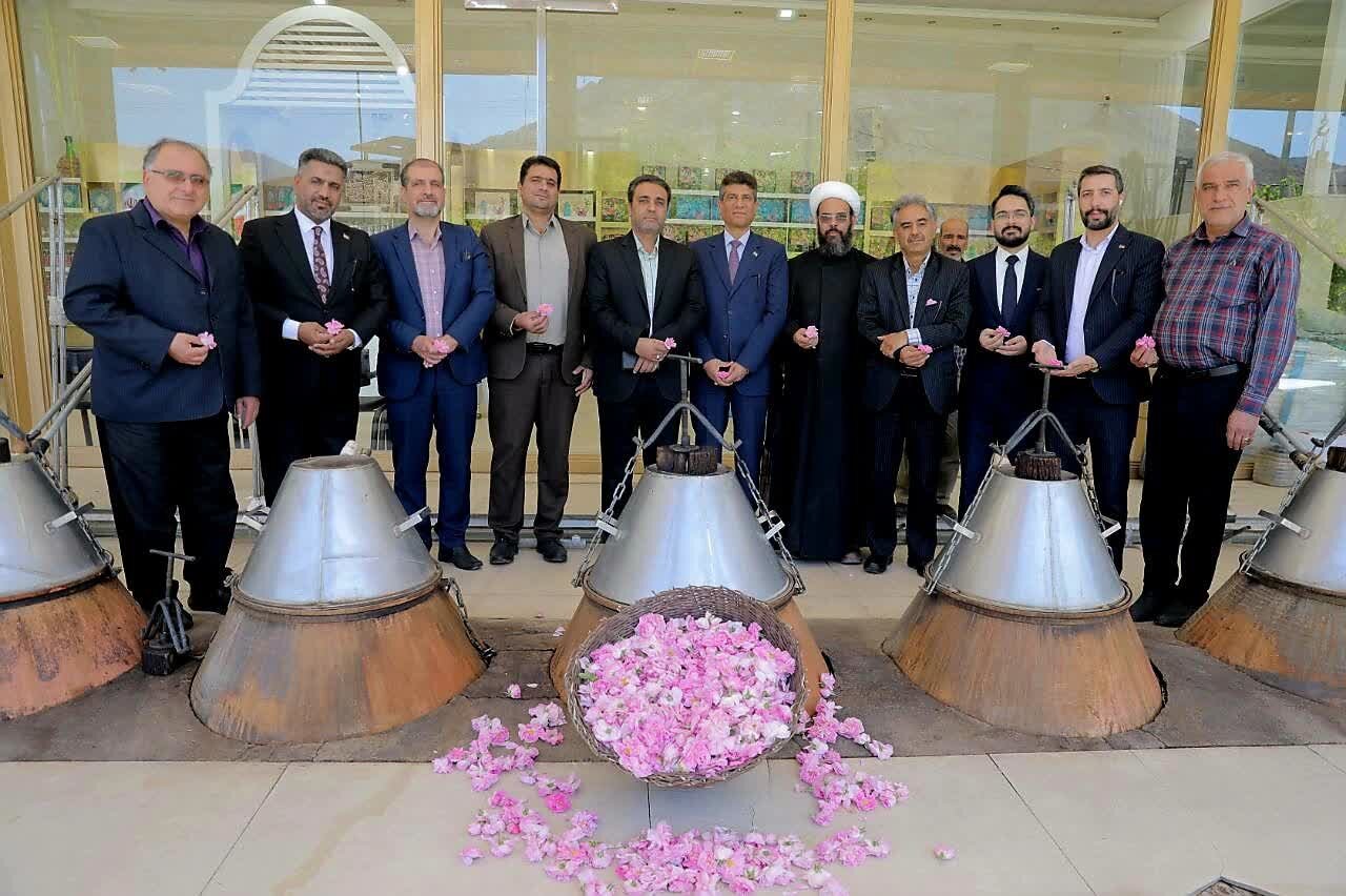 سرکنسول جمهوری عراق در اصفهان میهمان پایتخت گل و گلاب ایران بود+تصاویر