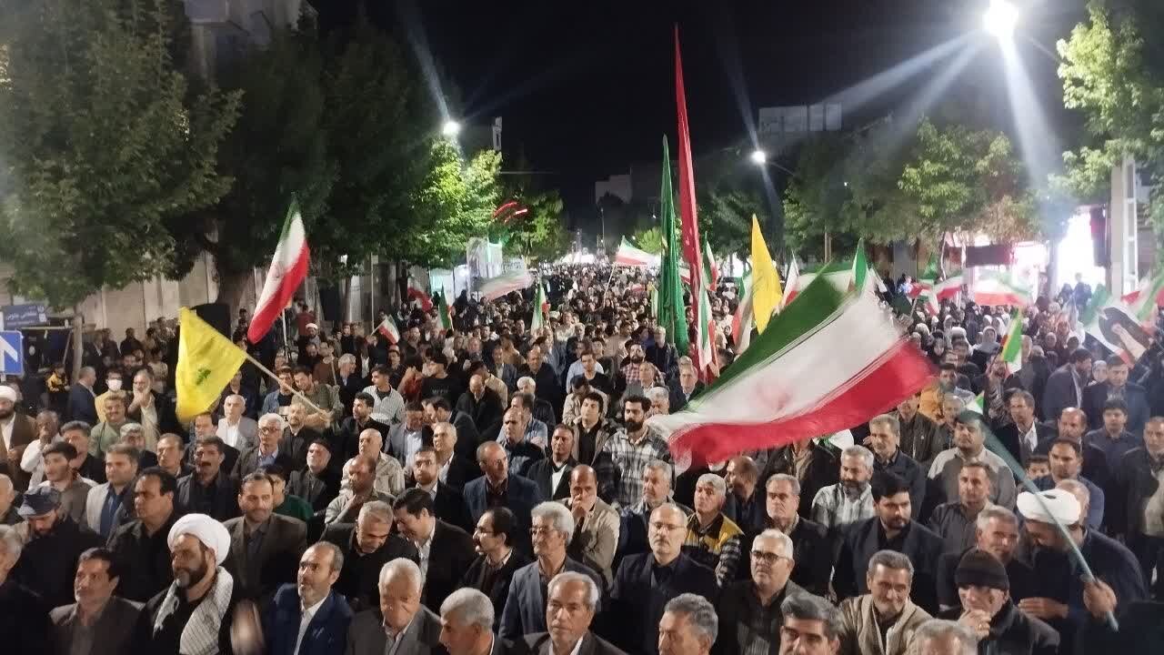 فیلم|  تداوم وفاداری تاریخی مردم شهرستان میاندوآب به نظام و نیروهای مسلح در شب هفتاد و چهارم