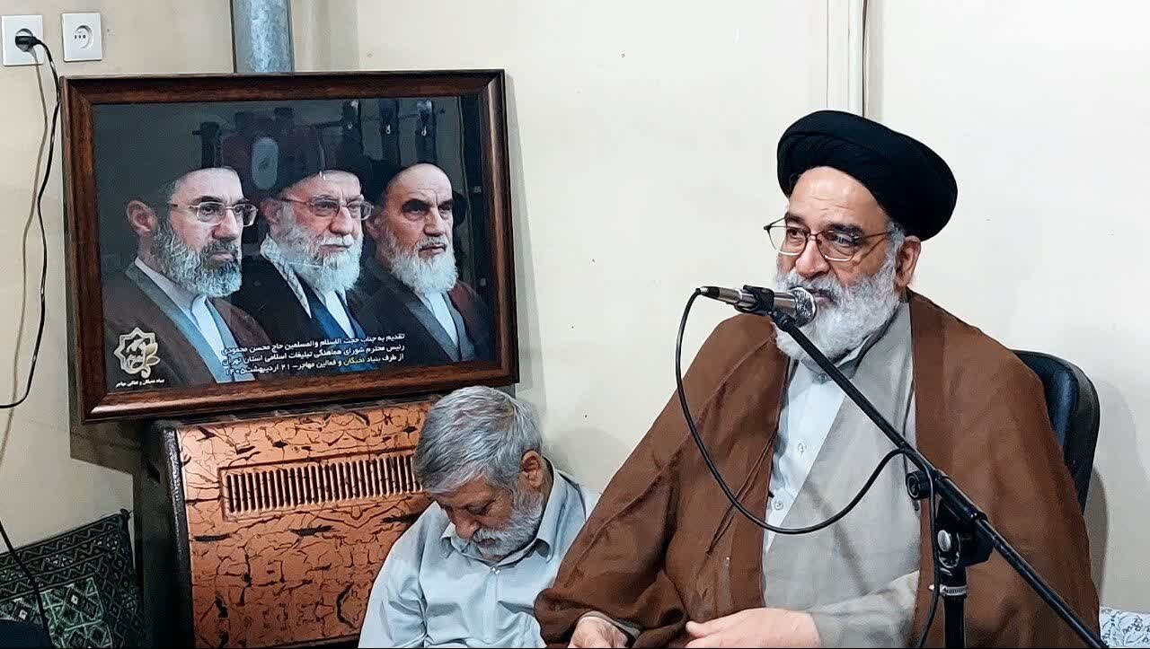 بصیرت و آگاهی، راه در امان ماندن از دام تبلیغات دروغین دشمن است