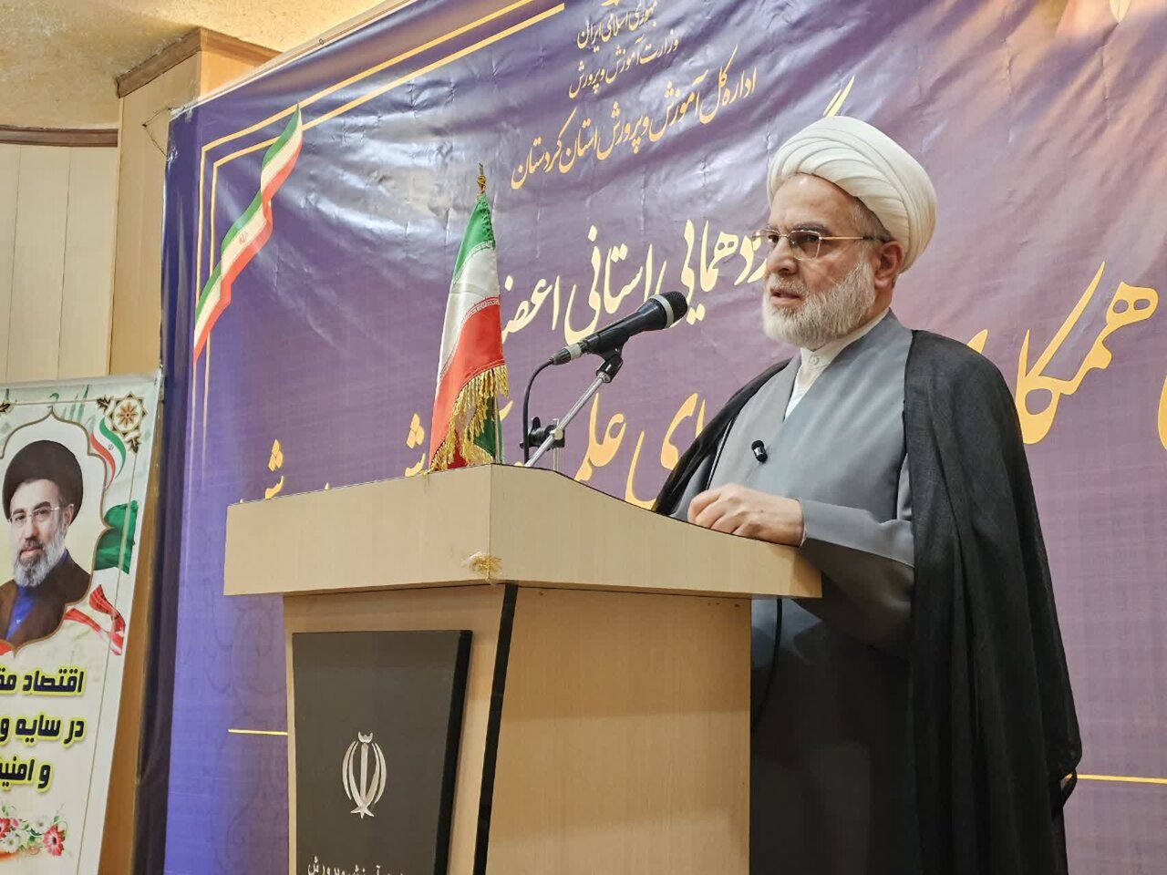 جوانی که هویت ملی خود را نشناسد، نگاه تحلیلی عمیق نخواهد داشت
