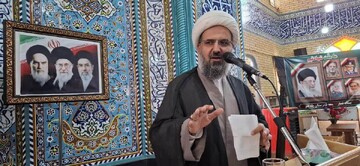 حضور همه مسئولان در شب‌های اقتدار و ایستادگی، تقدیر از مردم است