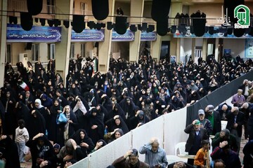فیلم| اقامه نماز استغاثه به ساحت مقدس امام زمان (عج)در خمین
