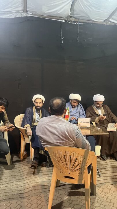 تصاویر/ فعالیت موکب مدارس علمیه آیت اللّه اعتمادی درهفتاد و پنجمین شب میدان داری مردم کاشان