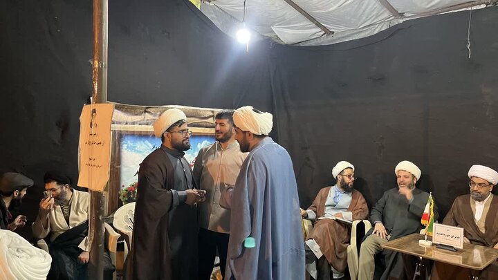 تصاویر/ فعالیت موکب مدارس علمیه آیت اللّه اعتمادی درهفتاد و پنجمین شب میدان داری مردم کاشان