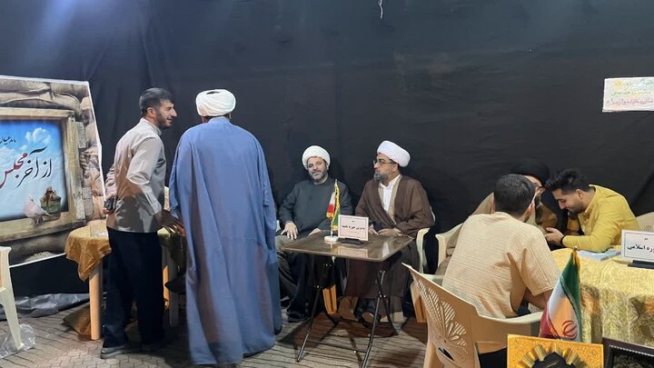 تصاویر/ فعالیت موکب مدارس علمیه آیت اللّه اعتمادی درهفتاد و پنجمین شب میدان داری مردم کاشان