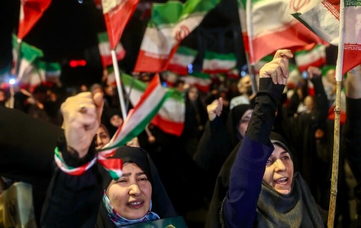 تصاویر/ اجتماع حامیان وطن در میدان هفت تیر تهران