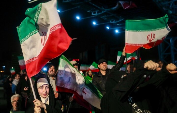 تصاویر/ اجتماع حامیان وطن در میدان هفت تیر تهران