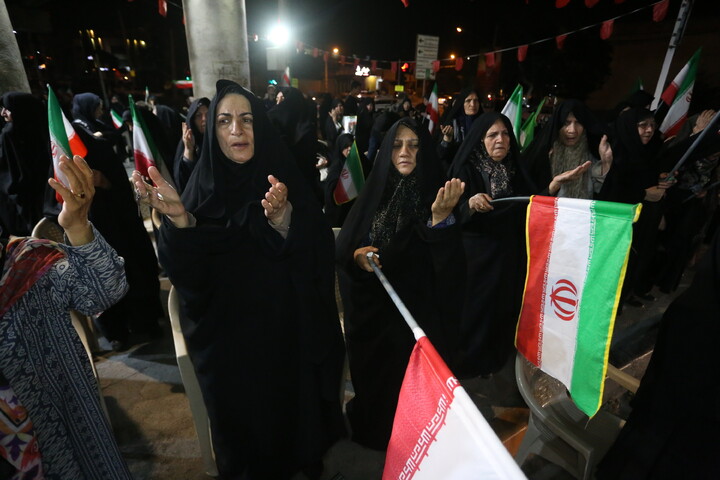 تصاویر/ هفتاد و پنجمین شب حماسه حضور اصفهانی‌ها در خیابان‌ها و میدان‌های شهر