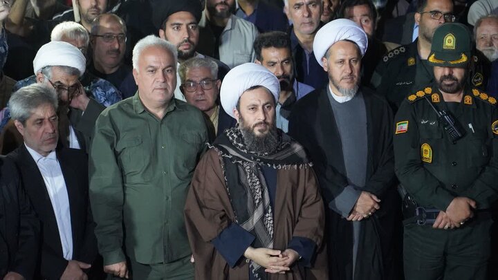 تصاویر/ تجمع مردم شهرستان خوی در حمایت از نظام اسلامی و نیروهای مسلح در هفتاد و پنجمین شب متوالی