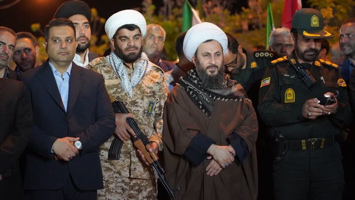 تصاویر/ تجمع مردم شهرستان خوی در حمایت از نظام اسلامی و نیروهای مسلح در هفتاد و پنجمین شب متوالی