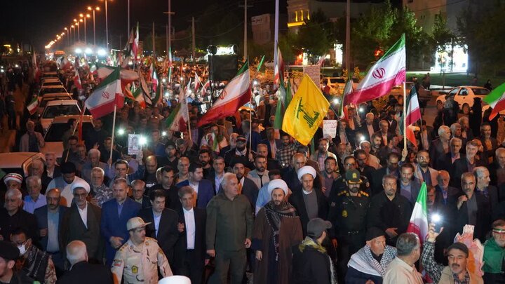 تصاویر/ تجمع مردم شهرستان خوی در حمایت از نظام اسلامی و نیروهای مسلح در هفتاد و پنجمین شب متوالی
