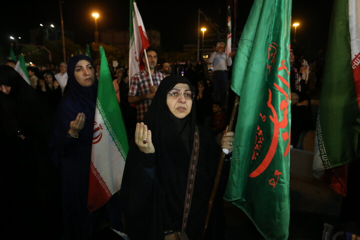 تصاویر/ هفتاد و پنجمین شب حماسه حضور اصفهانی‌ها در خیابان‌ها و میدان‌های شهر