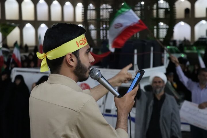تصاویر/ راهپیمایی مردم شهر اشکذر از میدان نماز تا حسینیه سفید اشکذر