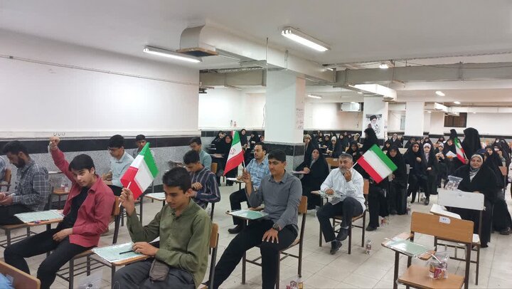 تصاویر/مرحله کتبی بیستمین دوره ارزیابی و اعطای مدرک تخصصی به حافظان قرآن کریم در کاشان