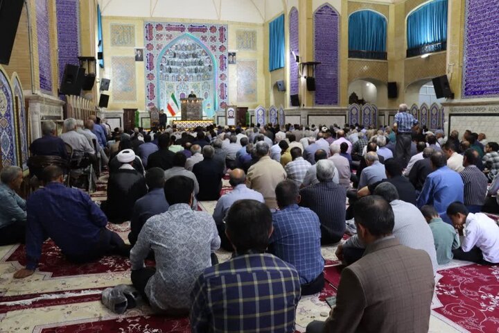 تصاویر/ اقامه نمازجمعه شهر بم