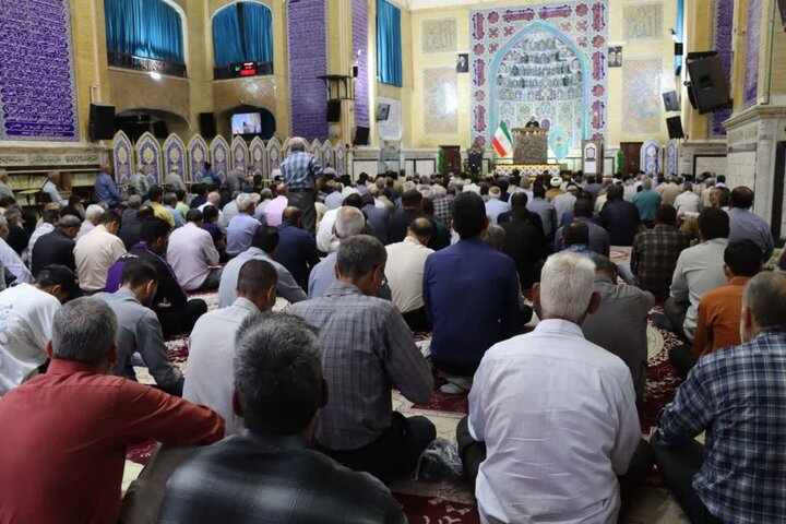 تصاویر/ اقامه نمازجمعه شهر بم