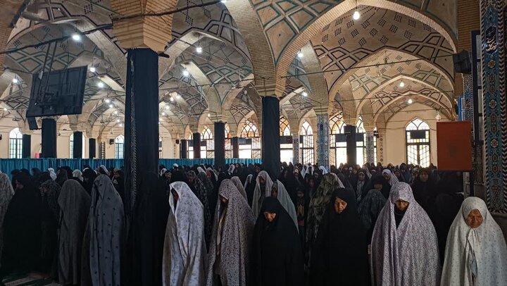 تصاویر/ اقامه نمازجمعه شهر ماهان