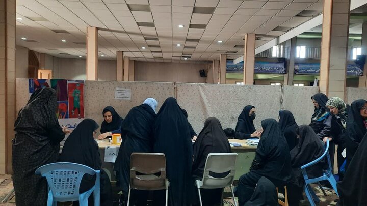 تصاویر/برپایی میز خدمت در مصلی امام خمینی شهرستان خمین