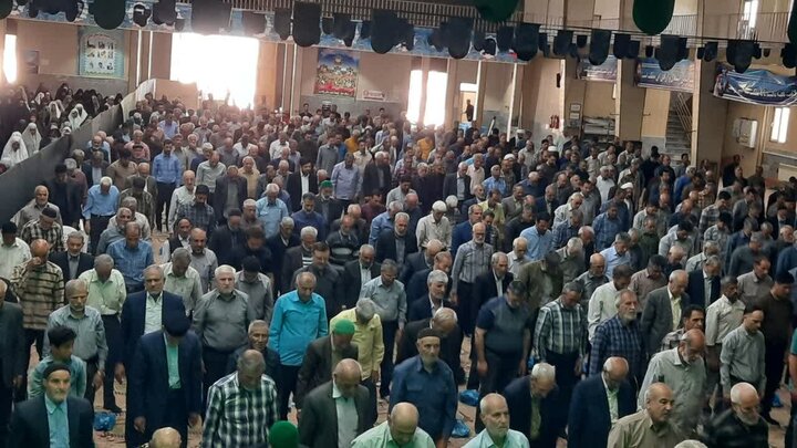 تصاویر/اقامه نماز عبادی سیاسی جمعه در خمین