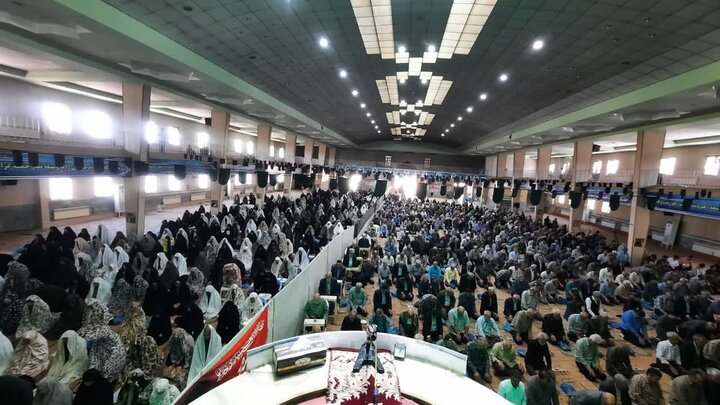 تصاویر/اقامه نماز عبادی سیاسی جمعه در خمین