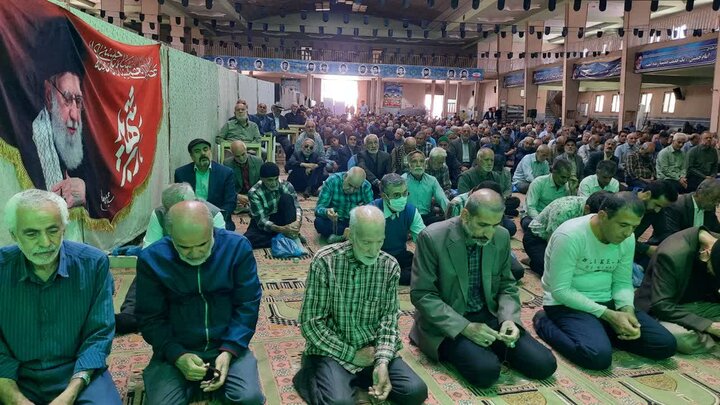تصاویر/اقامه نماز عبادی سیاسی جمعه در خمین