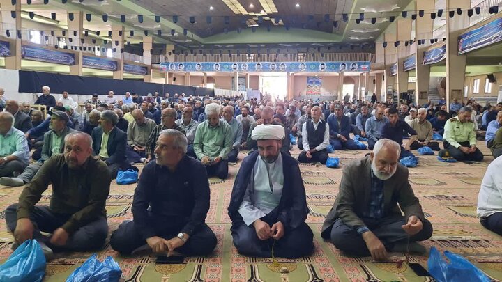 تصاویر/اقامه نماز عبادی سیاسی جمعه در خمین