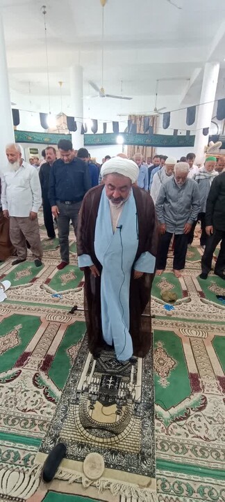 نماز جمعه آب‌پخش به روایت تصویر