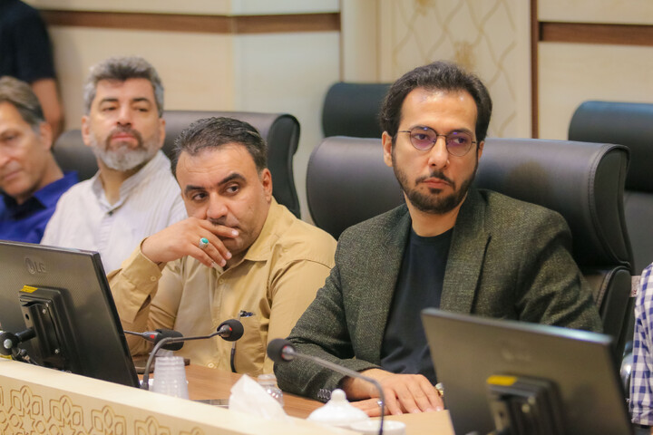 تصاویر/ جلسه نشست هم اندیشی شاعران شاخص کشوری در قم