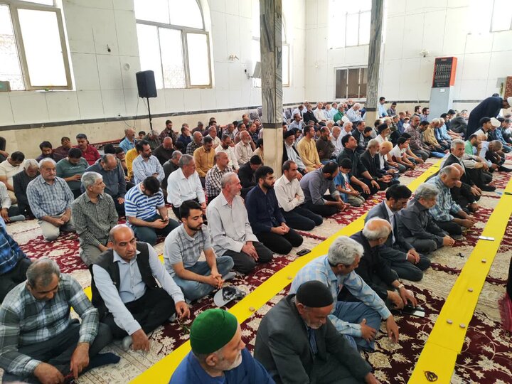 تصاویر/ نمازعبادی سیاسی جمعه قمصر