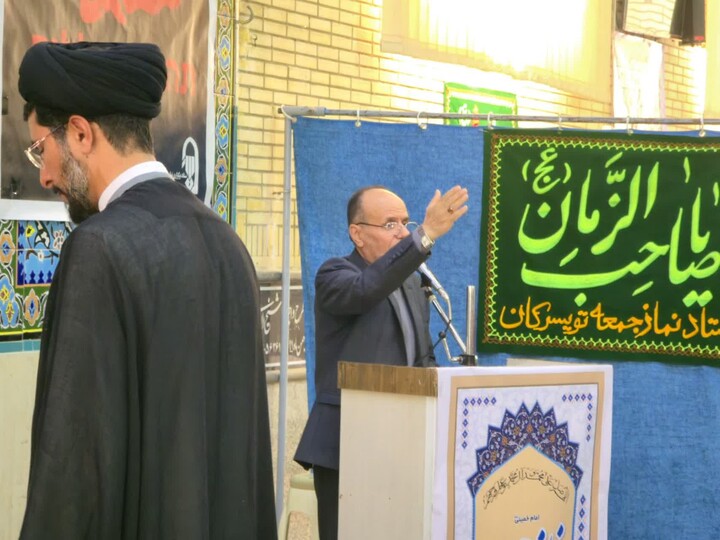 تصاویر / اقامه نماز جمعه تویسرکان