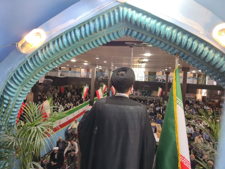 تصاویر / اقامه نماز جمعه تویسرکان