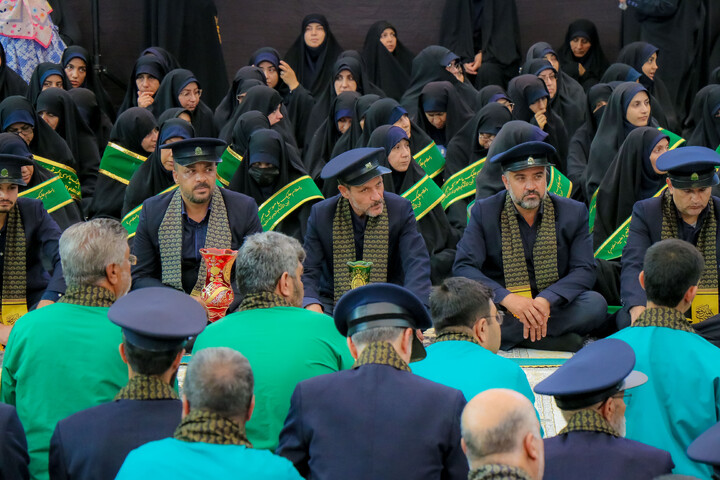 تصاویر/ آیین تعویض پرچم گنبد حرم مطهر حضرت موسی مبرقع بمناسبت شهادت امام جواد علیه السلام