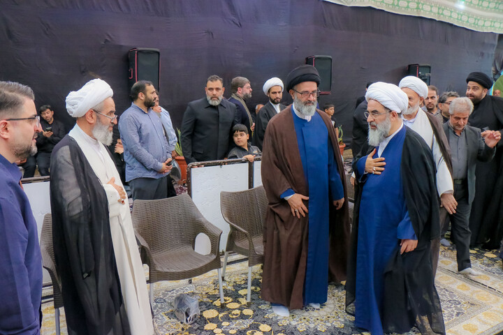 تصاویر/ آیین تعویض پرچم گنبد حرم مطهر حضرت موسی مبرقع بمناسبت شهادت امام جواد علیه السلام