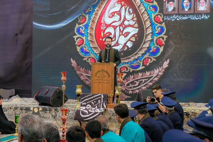تصاویر/ آیین تعویض پرچم گنبد حرم مطهر حضرت موسی مبرقع بمناسبت شهادت امام جواد علیه السلام