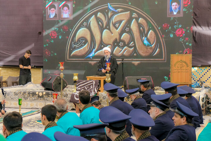 تصاویر/ آیین تعویض پرچم گنبد حرم مطهر حضرت موسی مبرقع بمناسبت شهادت امام جواد علیه السلام