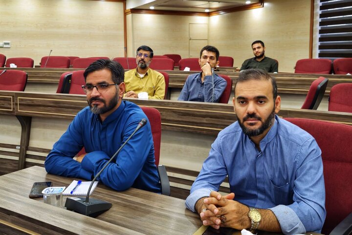 تصاویر/ نشست معاون امور طلاب با طلاب شاغل در آموزش و پرورش