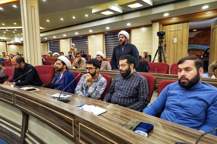 تصاویر/ نشست معاون امور طلاب با طلاب شاغل در آموزش و پرورش