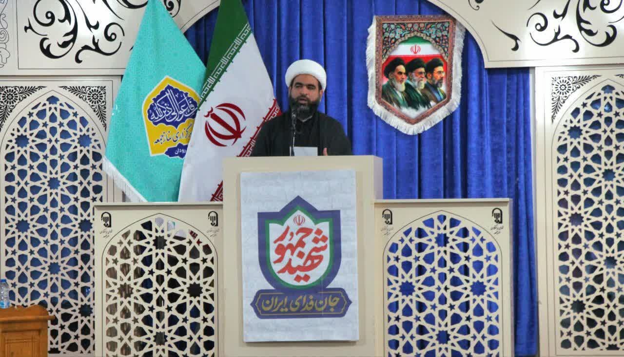 حضور در تجمعات شبانه از مصادیق دفاع از ایران است