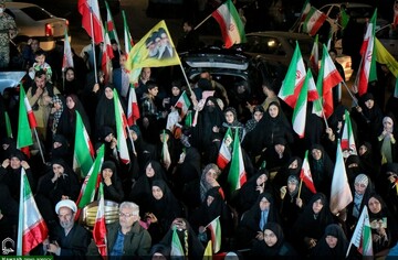 هیمنه استکبار با سنت‌های الهی فرو می‌ریزد