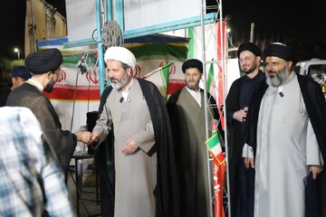 بازدید اعضای دفتر آیت‌الله‌العظمی سیستانی‌ از فعالیت‌های حوزویان یزد + تصاویر