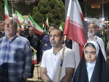 فیلم | هفتادوهفتمین شب حضور حماسی کاشانی ها در میدان امام خامنه ای (ره)