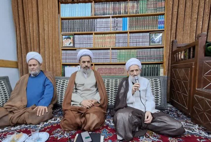 تصاویر/ نشست جامعه روحانیت شهرستان فریدونکنار با حضور نماینده ولی فقیه در مازندران