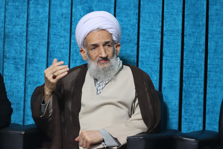 تصاویر/ نشست جامعه روحانیت شهر سرخ رود با حضور نماینده ولی فقیه در مازندران