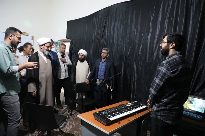تصاویر/  بازدید نماینده ولی‌فقیه در استان از موکب پاتوق نوجوان مبارز سمنان
