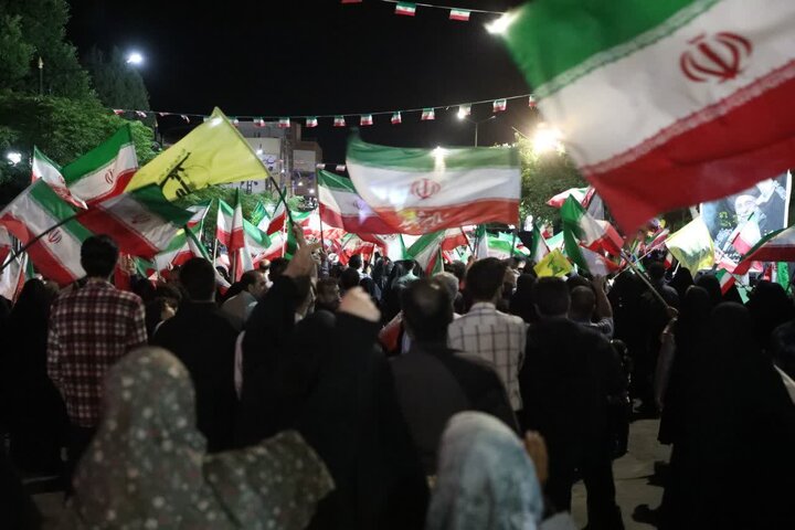 تصاویر/ اجتماع مردمی «شب‌های اقتدار» مردم متدین شهر سمنان