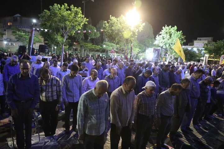 تصاویر/ اجتماع مردمی «شب‌های اقتدار» مردم متدین شهر سمنان