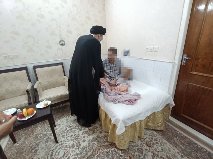 تصاویر/ دیدار نماینده ولی‌فقیه درکاشان با خانواده شهداء